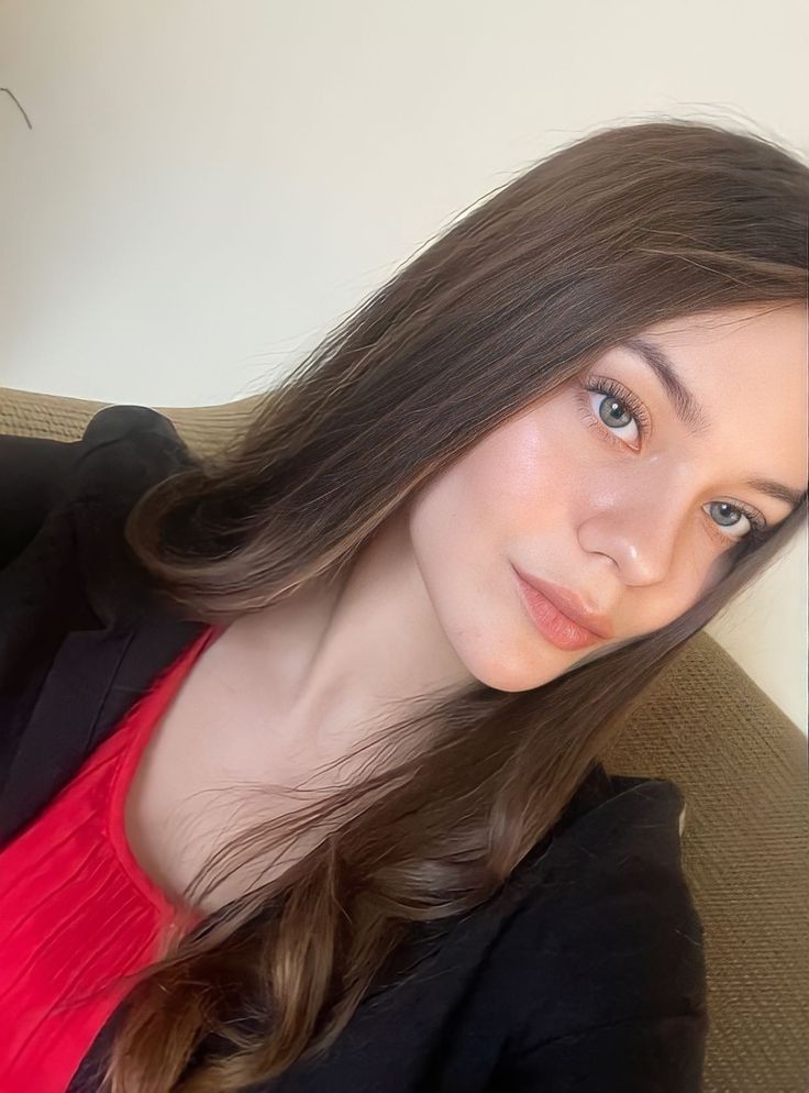 Carla Fernández - Compradora de Facebook